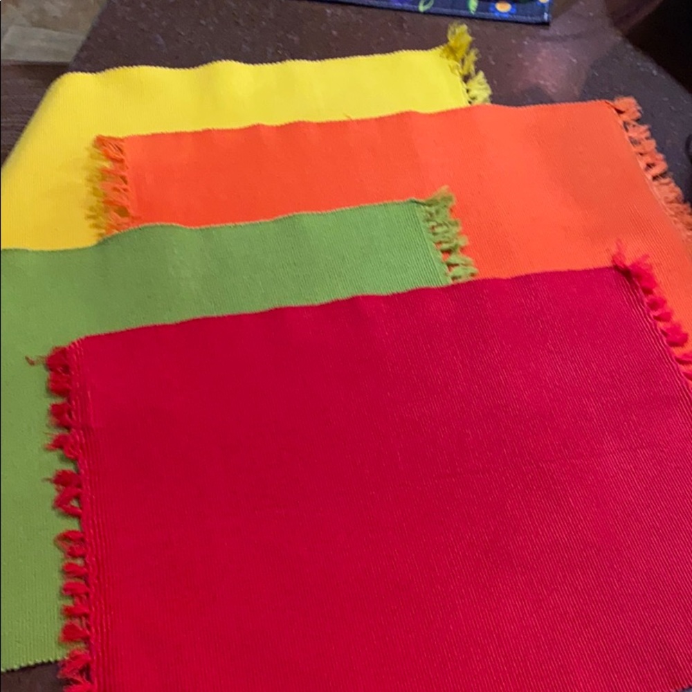 Very nice placemats like new